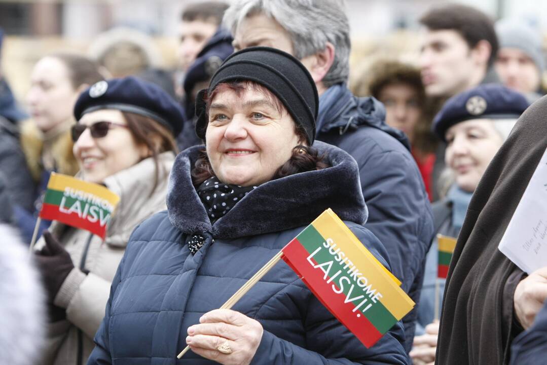 „Tautiška giesmė“ skambėjo įvairiomis kalbomis