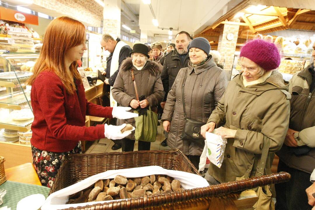 Šv. Agotos duonos dalinimas Klaipėdoje