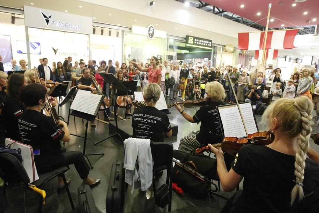Klaipėdiečiai dirigavo Klaipėdos muzikinio teatro orkestrui