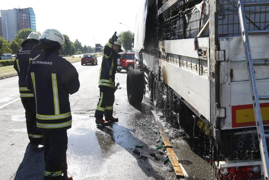 Baltijos prospekte degė vilkikas