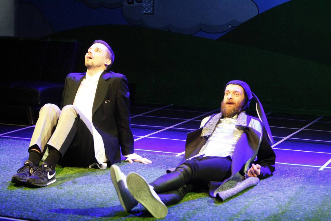 Klaipėdiečiai Dramos teatre jaukinsis vidinį triušį