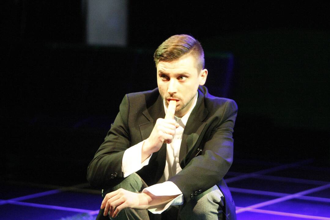 Klaipėdiečiai Dramos teatre jaukinsis vidinį triušį