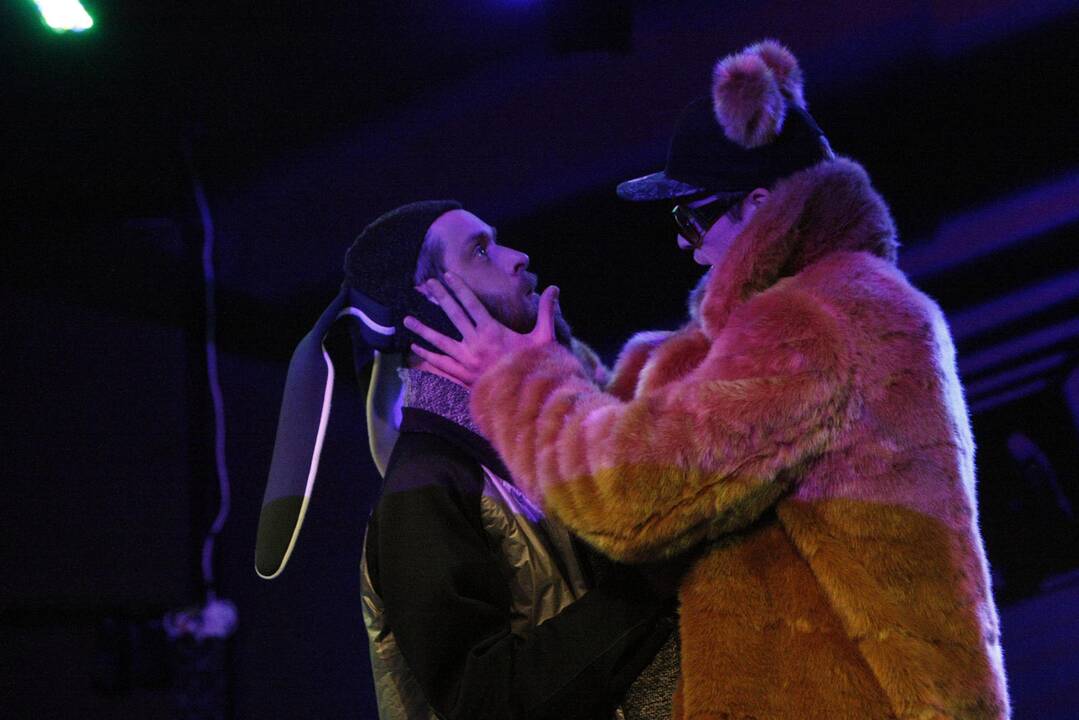 Klaipėdiečiai Dramos teatre jaukinsis vidinį triušį