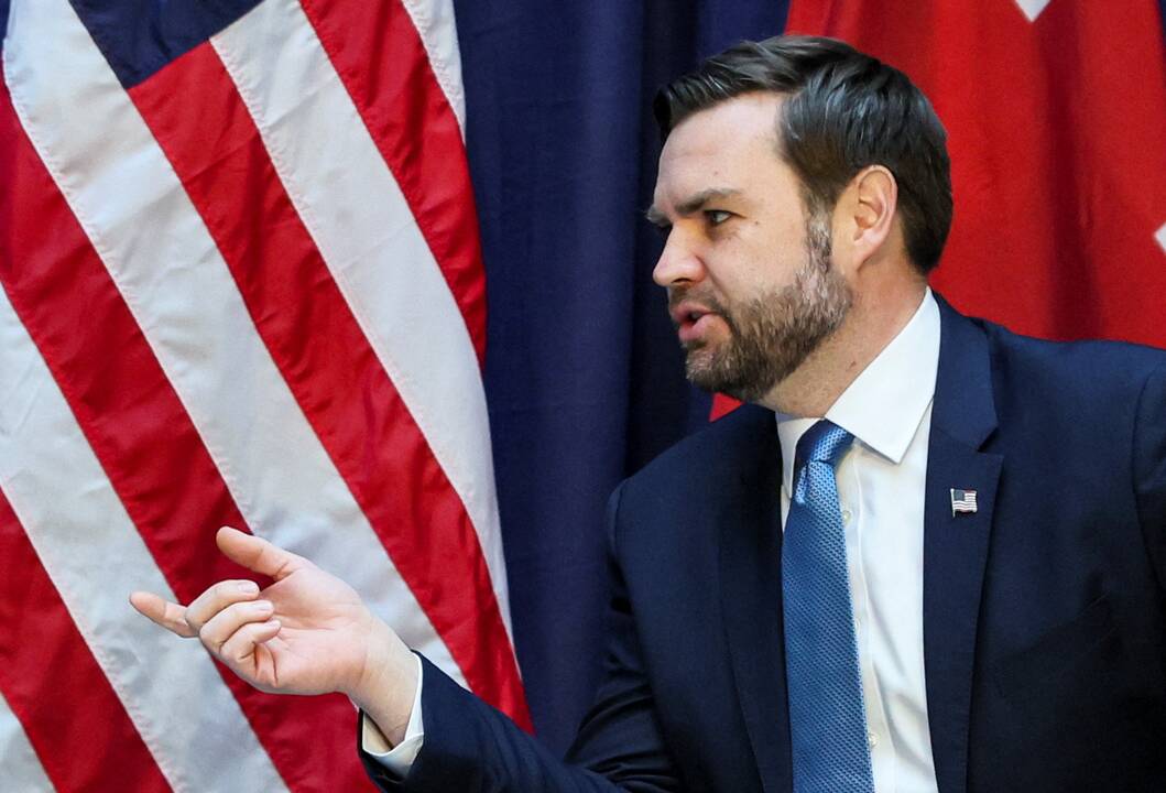 JAV viceprezidentas: Europa turi prisijungti prie derybų dėl karo Ukrainoje