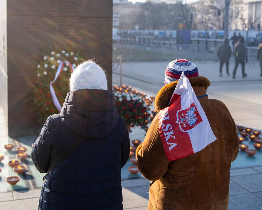 Lenkijoje minimos penkioliktosios Smolensko aviakatastrofos metinės