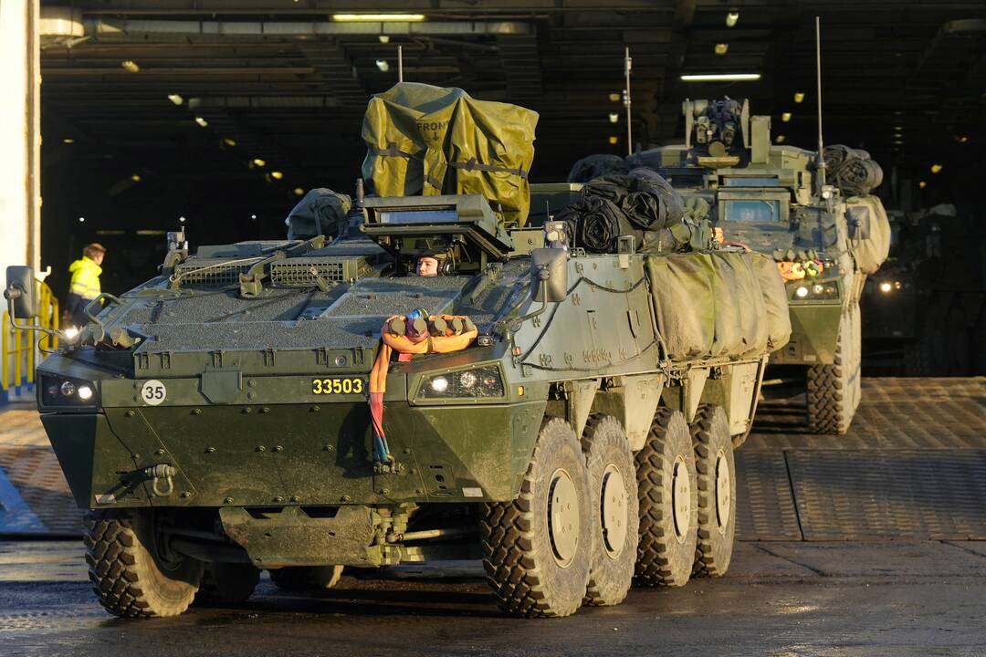 Latvija nusiųs Ukrainai šarvuotųjų transporterių „Patria“