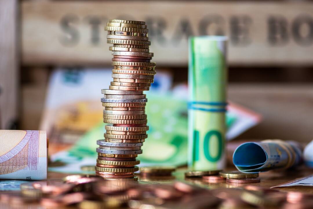 ECB įspėja apie augančią euro zonos valstybių skolų riziką