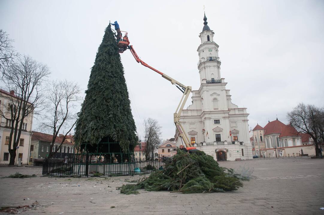 Kauno Kalėdų eglutės nupuošimas