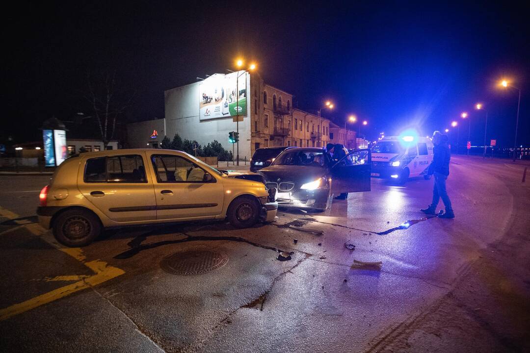 Avarija Karaliaus Mindaugo prospekto ir Birštono sankryžoje