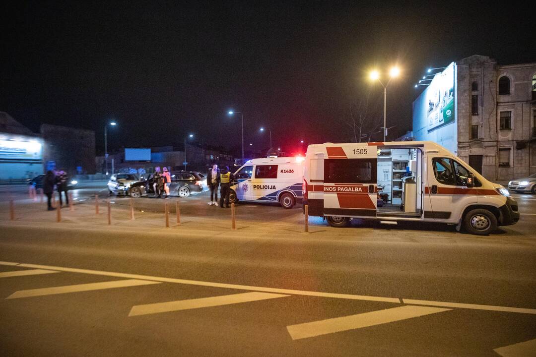 Avarija Karaliaus Mindaugo prospekto ir Birštono sankryžoje