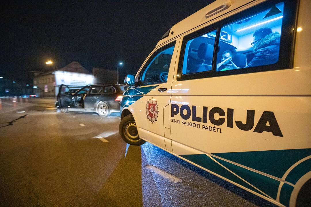 Avarija Karaliaus Mindaugo prospekto ir Birštono sankryžoje