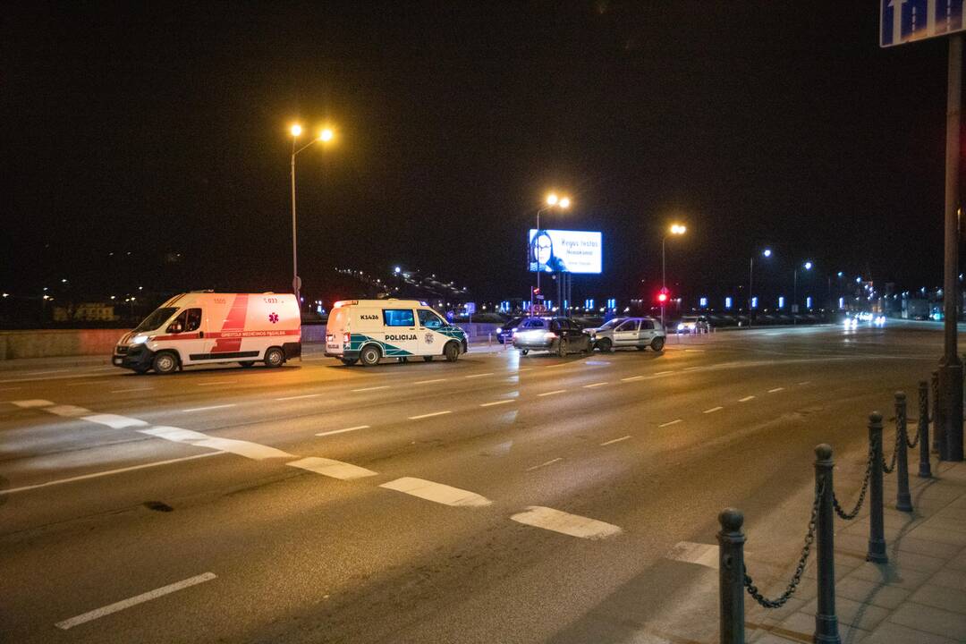 Avarija Karaliaus Mindaugo prospekto ir Birštono sankryžoje