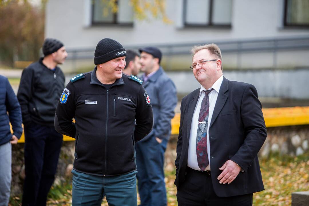 Policijos susitikimas su pabėgeliais