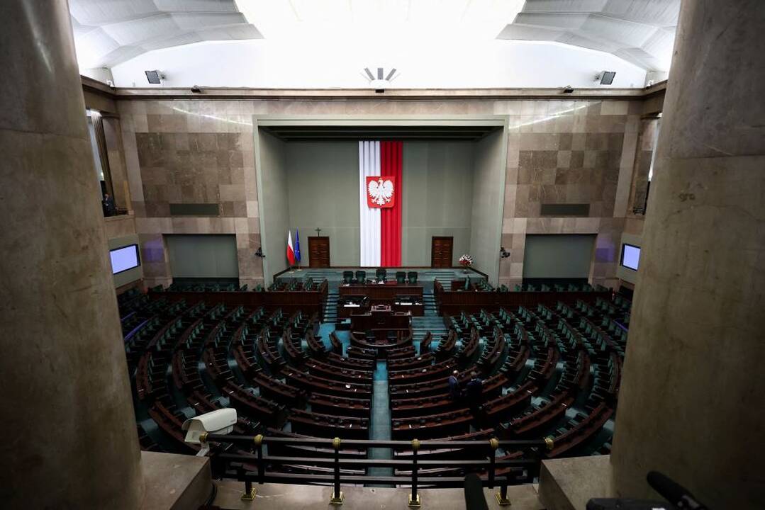 Naujai išrinktas Lenkijos parlamentas susirinko į pirmą posėdį
