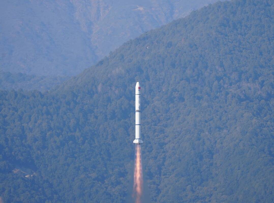 Valstybinė žiniasklaida: Kinija sėkmingai paleido palydovą 