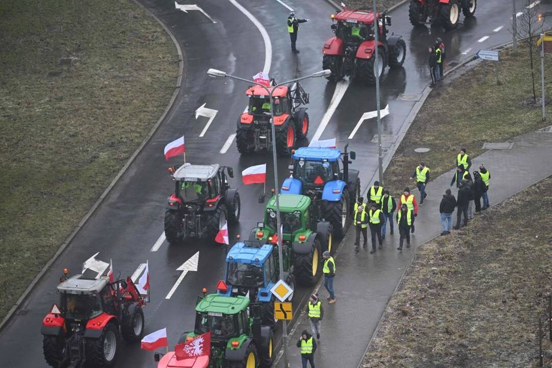 Lenkijos ūkininkai surengė kelių blokadą dėl importo iš Ukrainos