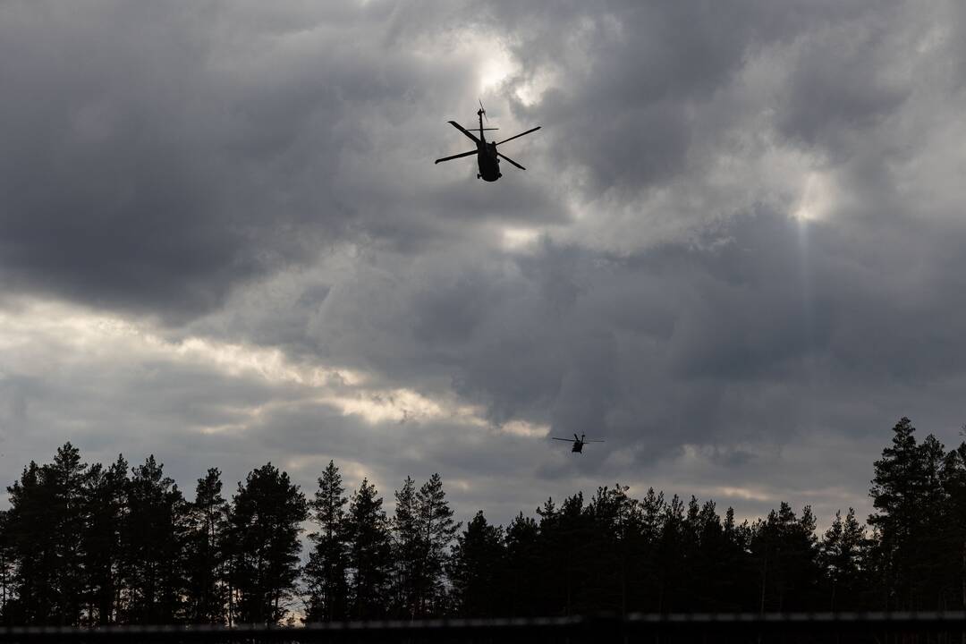 JAV ambasadorė Lietuvoje lankėsi Pabradės poligone