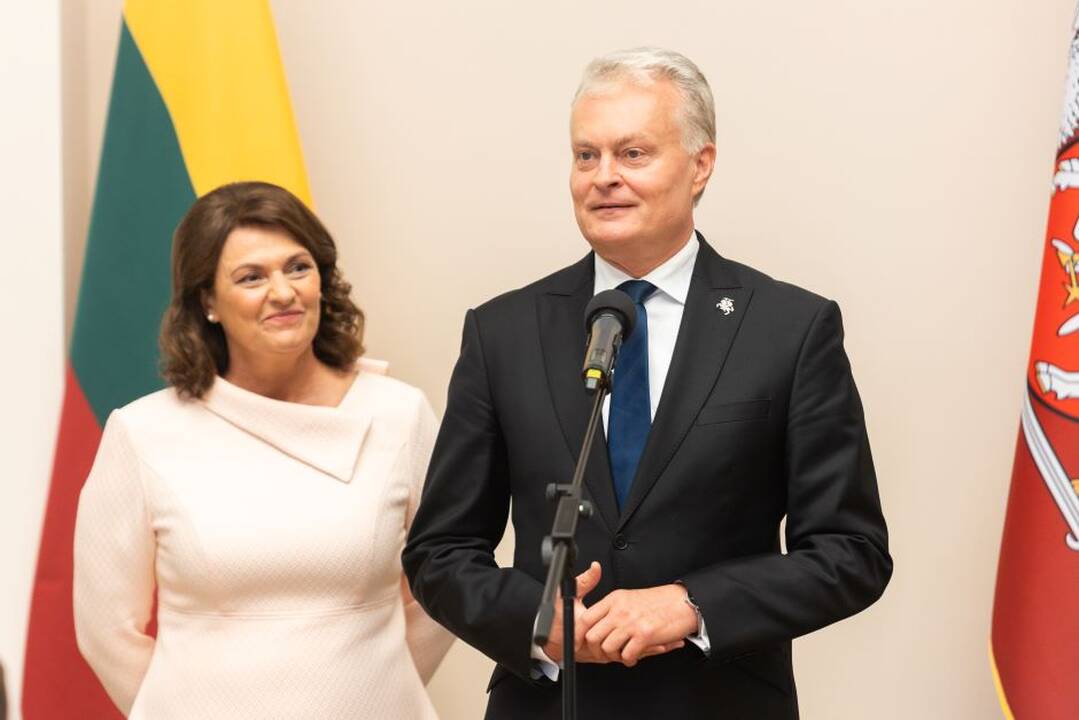 URM siūlo, kad prezidento sutuoktinis oro uostuose būtų aptarnaujamas kaip labai svarbus asmuo