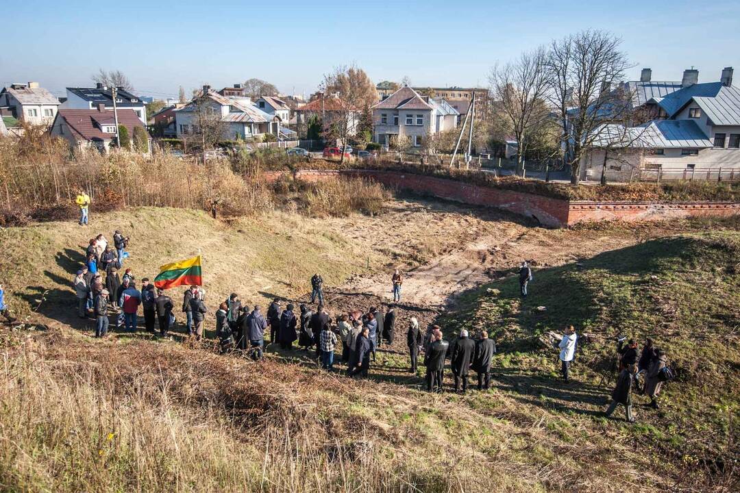 Žydų palaikų laidojimas VII forte