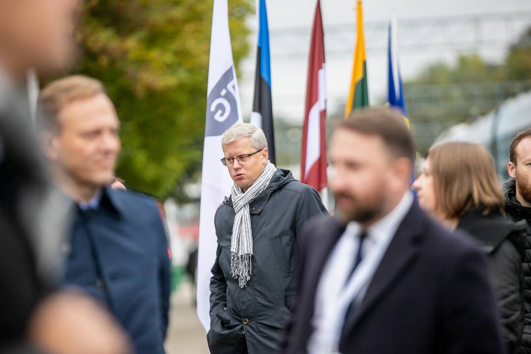 Kauno geležinkelio stotyje susitiko traukiniai iš Lisabonos ir Talino