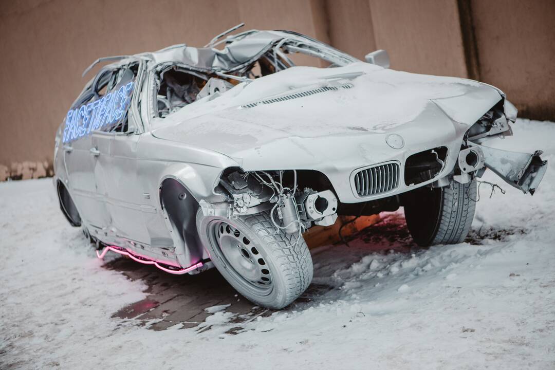 Instaliacijos iš senų automobilių