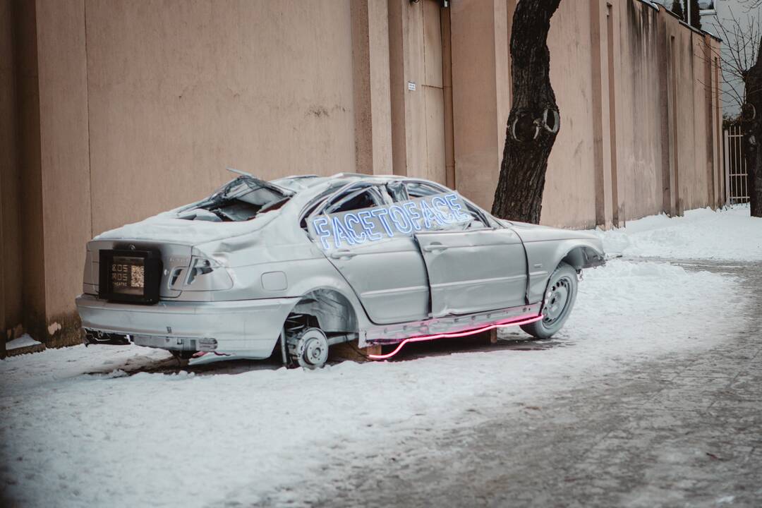 Instaliacijos iš senų automobilių