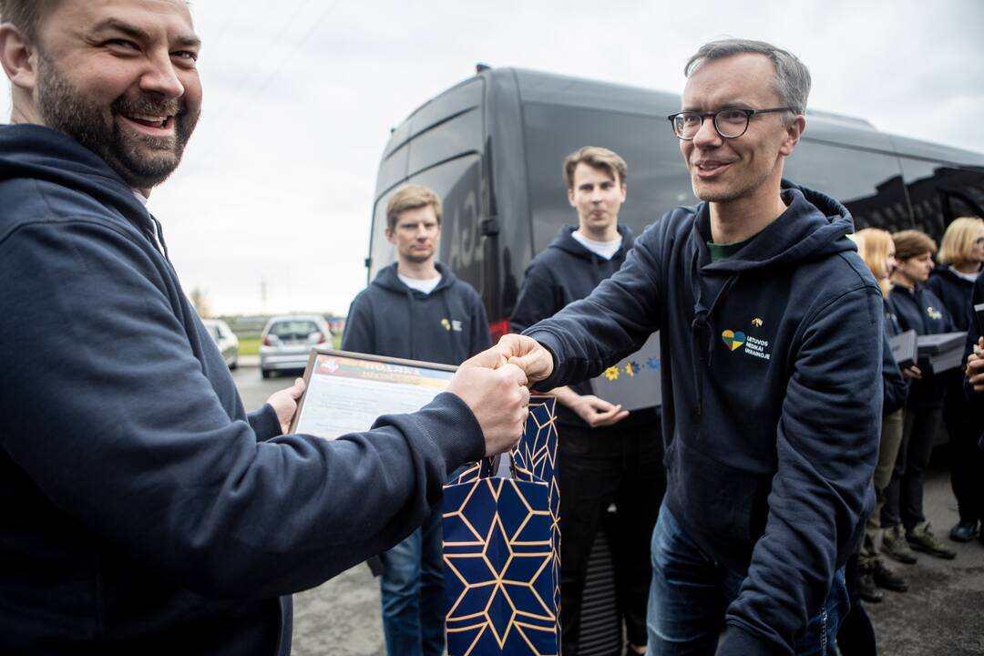 Kaune pasitikti iš Ukrainos grįžę Lietuvos medikai