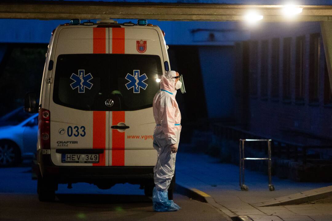 Ekspertas: dabartinė COVID-19 situacija – ramybė prieš audrą