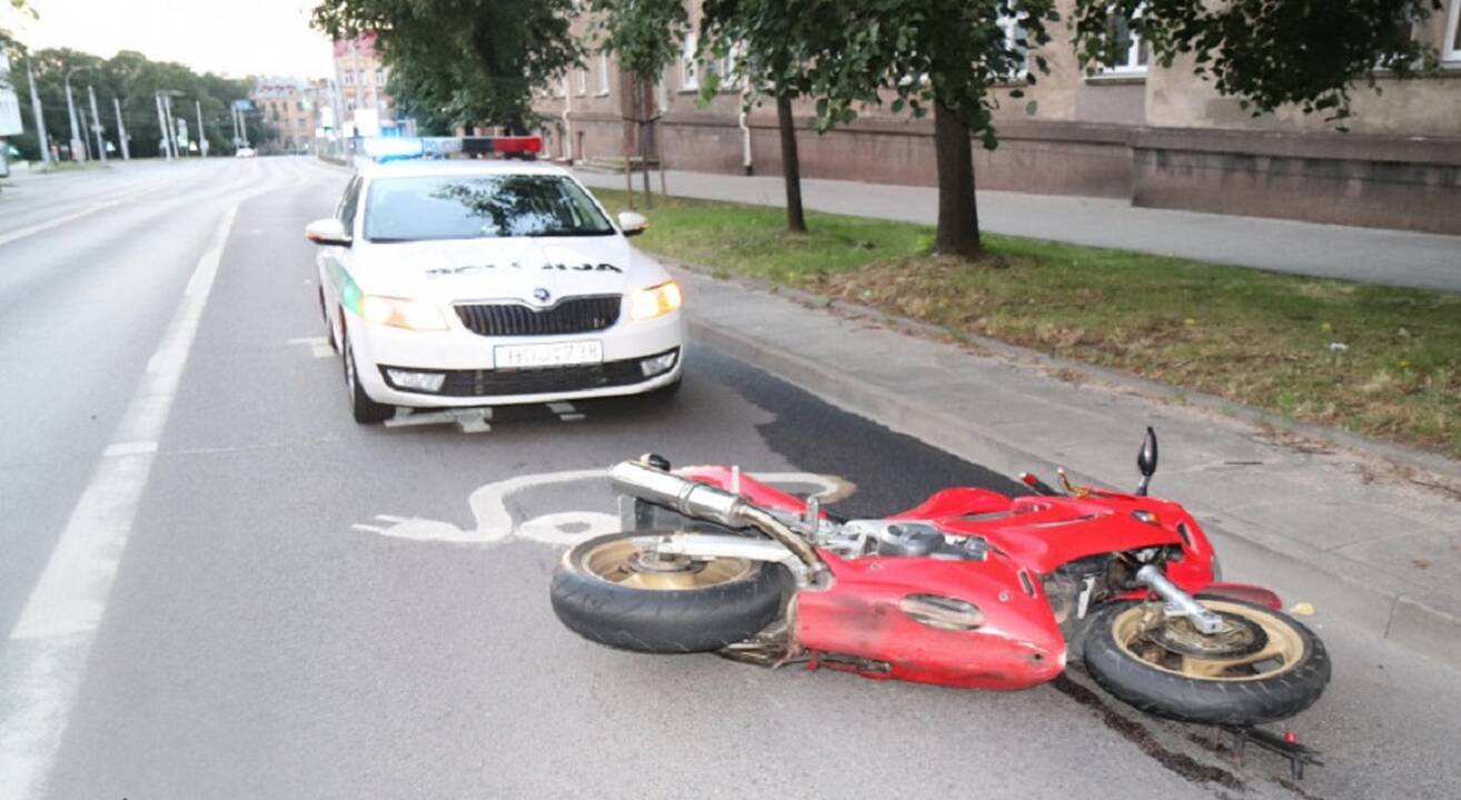 Praėjusi para keliuose: sužeista septyniolika žmonių