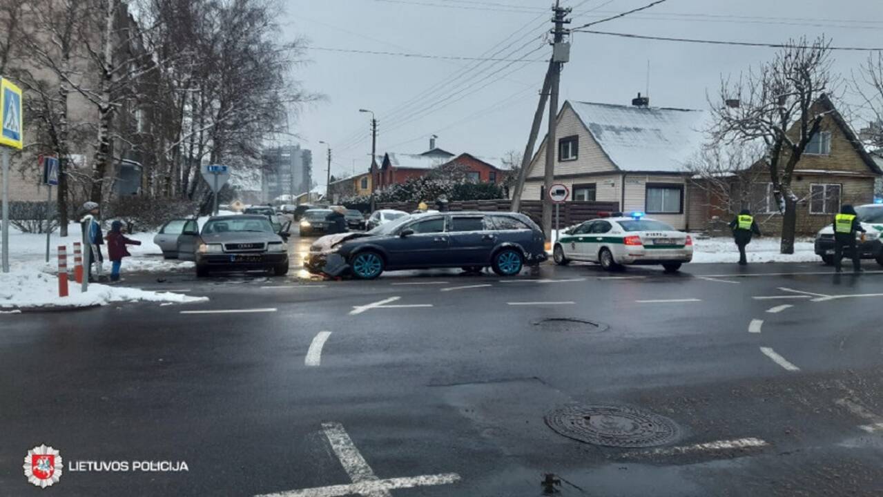 Praėjęs savaitgalis keliuose: sužeisti 32 žmonės