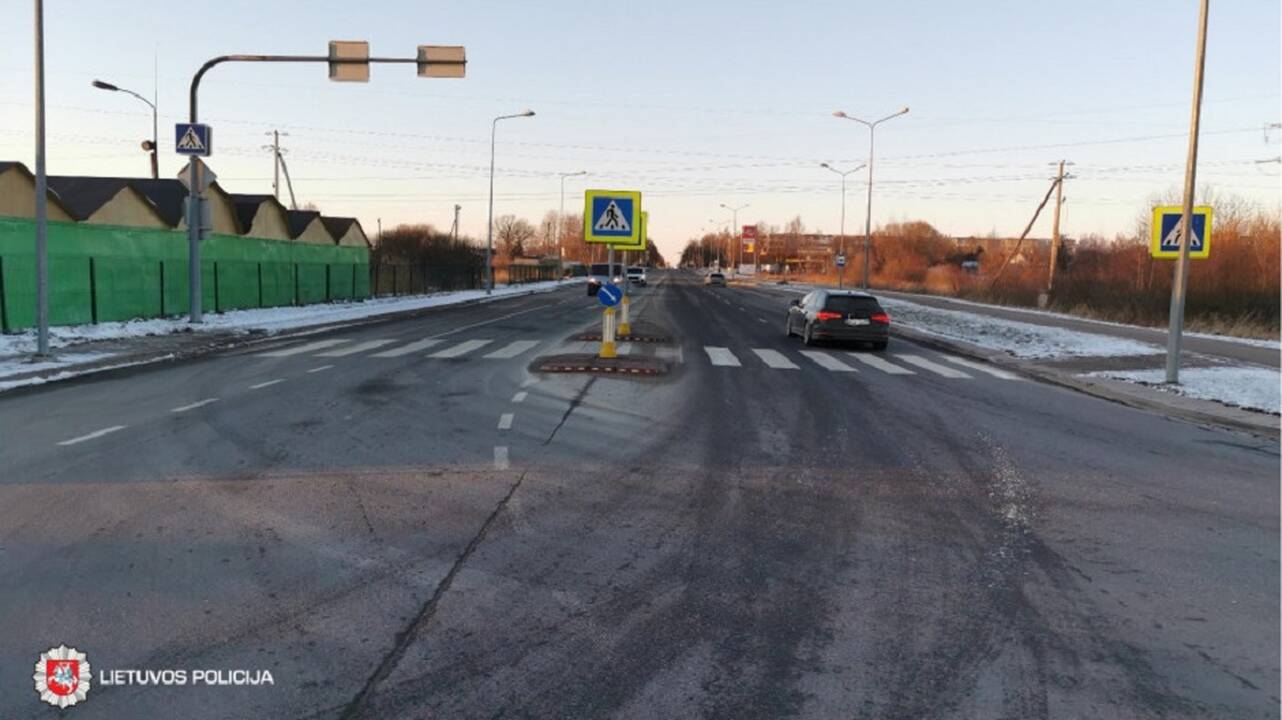 Praėjusi para keliuose: žuvo trys žmonės, sužeista penkiolika