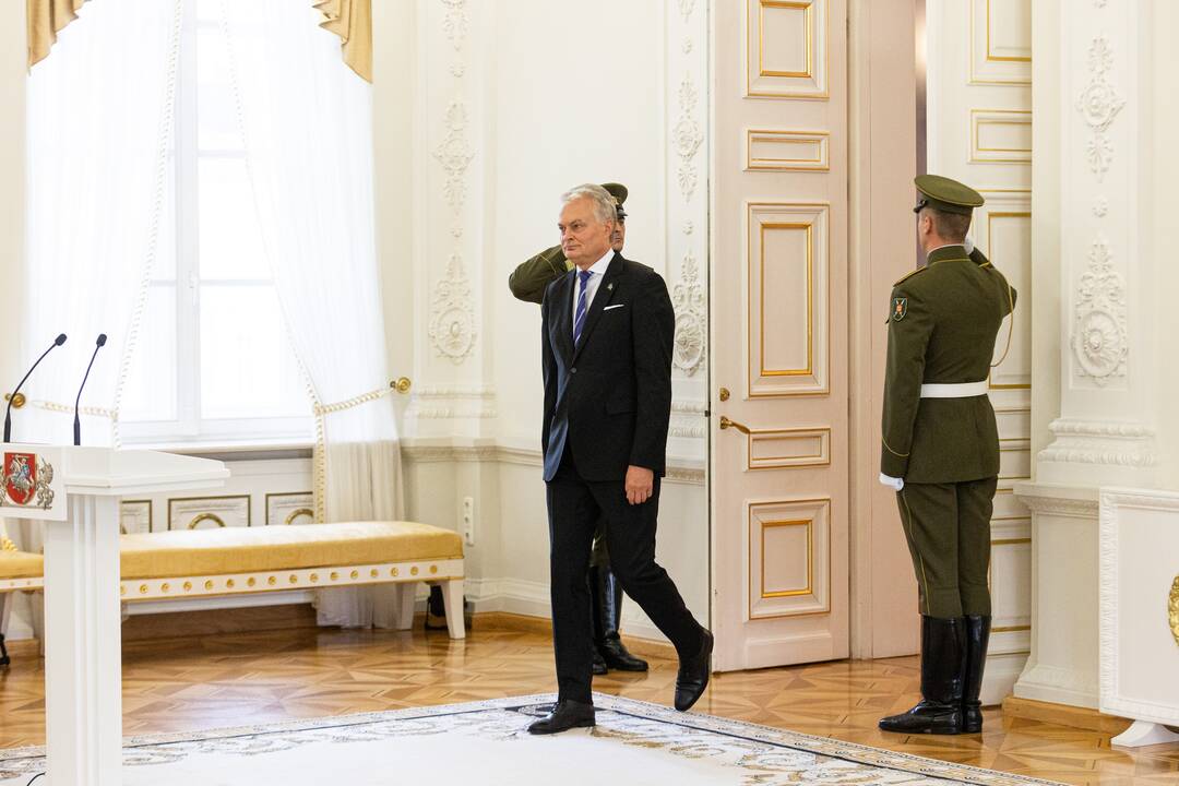 Prezidentas G. Nausėda suteikė generolo laipsnį Kariuomenės vadui V. Rupšiui.