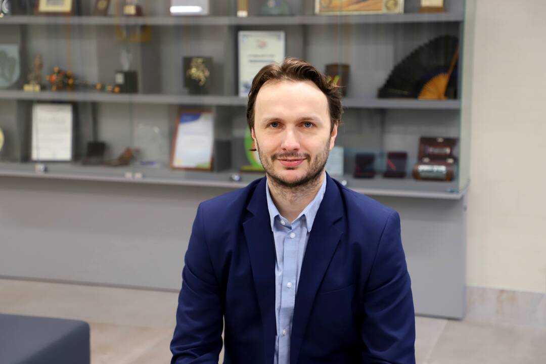 Kauno rajono greitosios medicinos pagalbos stotis Ukrainai paaukojo du  greitosios pagalbos automobilius.