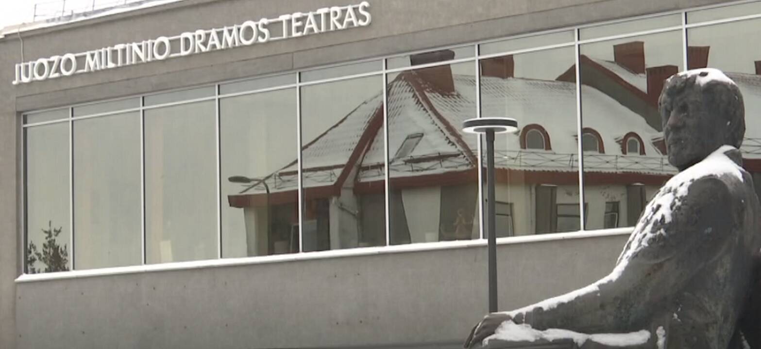 Draudimas naudoti teatro pastatą – nė motais: repeticijos ir spektakliai vyksta, bilietai graibstomi