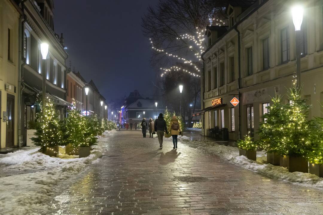 Kaune valandai užgeso Kalėdų eglė ir šventinis apšvietimas