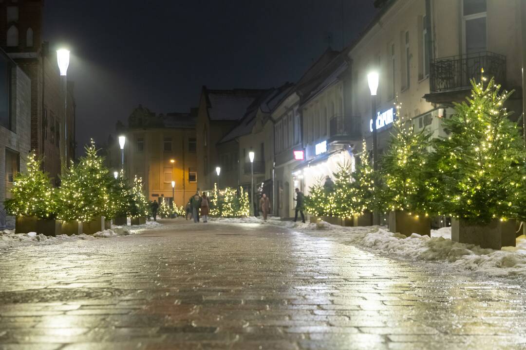 Kaune valandai užgeso Kalėdų eglė ir šventinis apšvietimas
