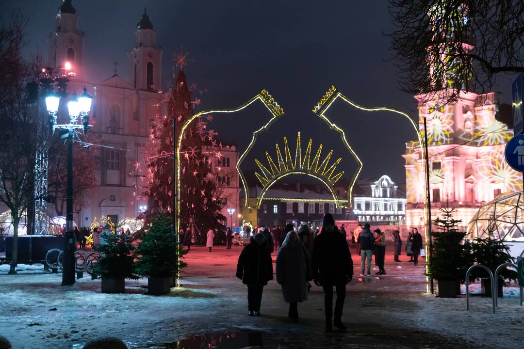 Kaune valandai užgeso Kalėdų eglė ir šventinis apšvietimas