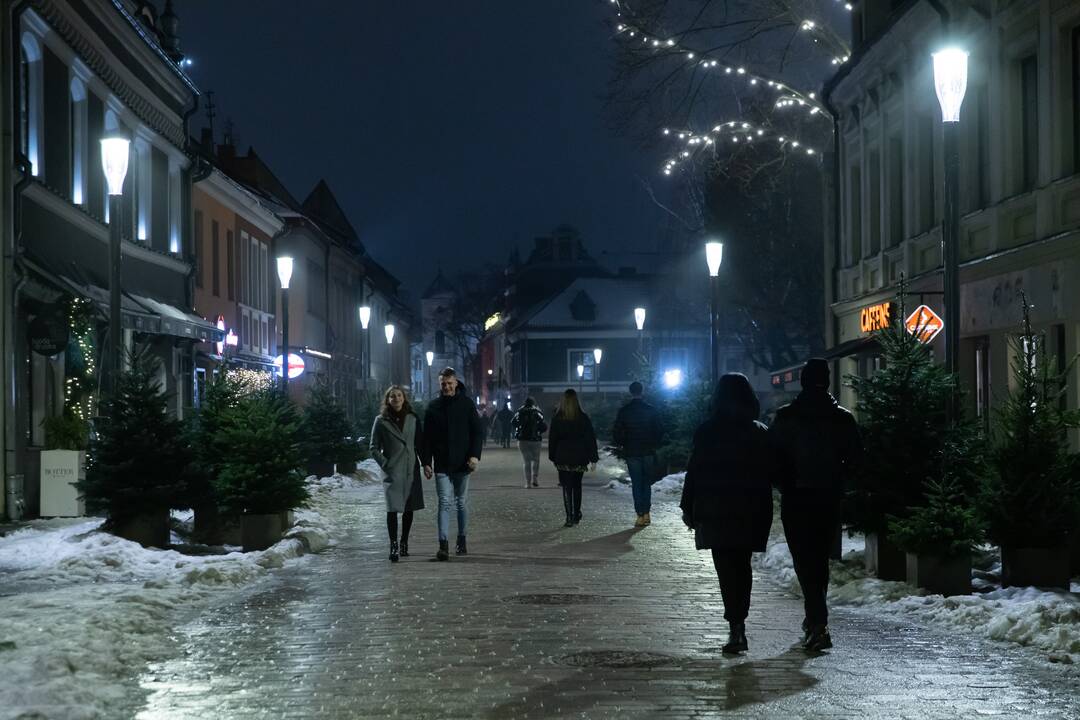 Kaune valandai užgeso Kalėdų eglė ir šventinis apšvietimas