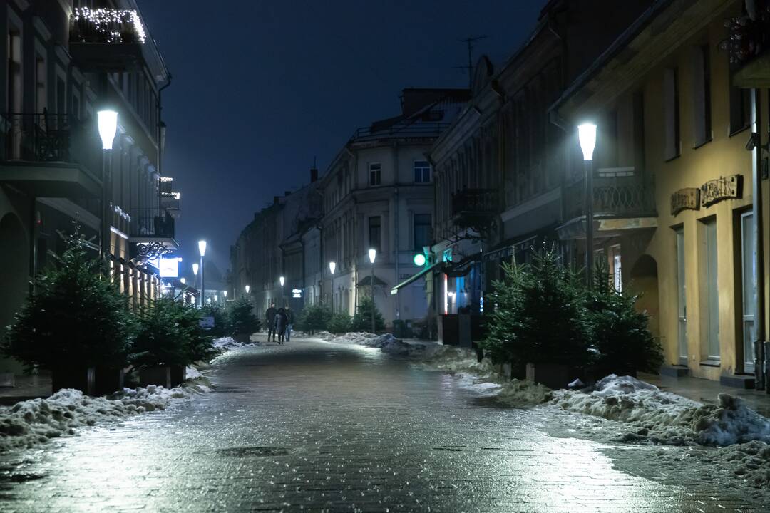 Kaune valandai užgeso Kalėdų eglė ir šventinis apšvietimas