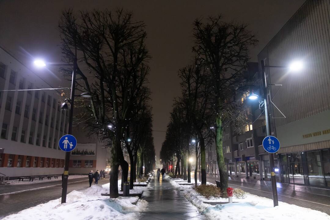 Kaune valandai užgeso Kalėdų eglė ir šventinis apšvietimas