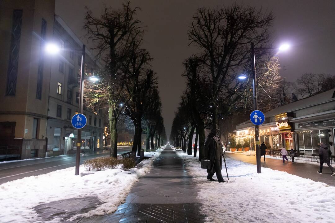 Kaune valandai užgeso Kalėdų eglė ir šventinis apšvietimas