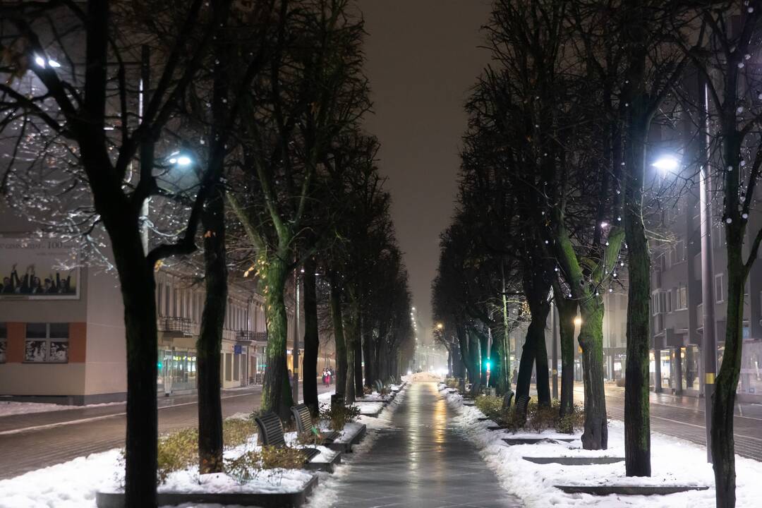 Kaune valandai užgeso Kalėdų eglė ir šventinis apšvietimas