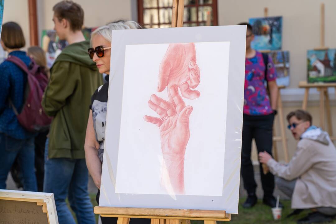 Kauno menininkų mugė Ukrainai paremti 