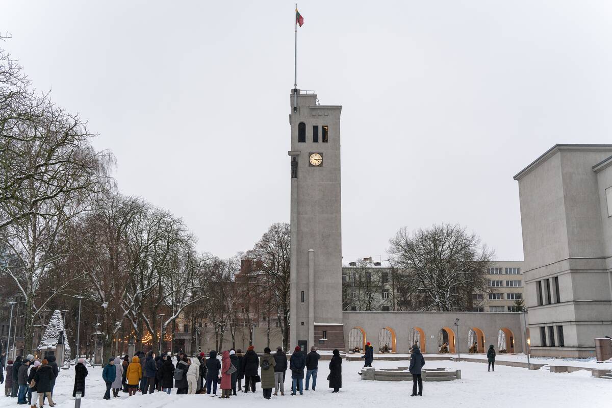 100 varpų dūžių už Izraelį