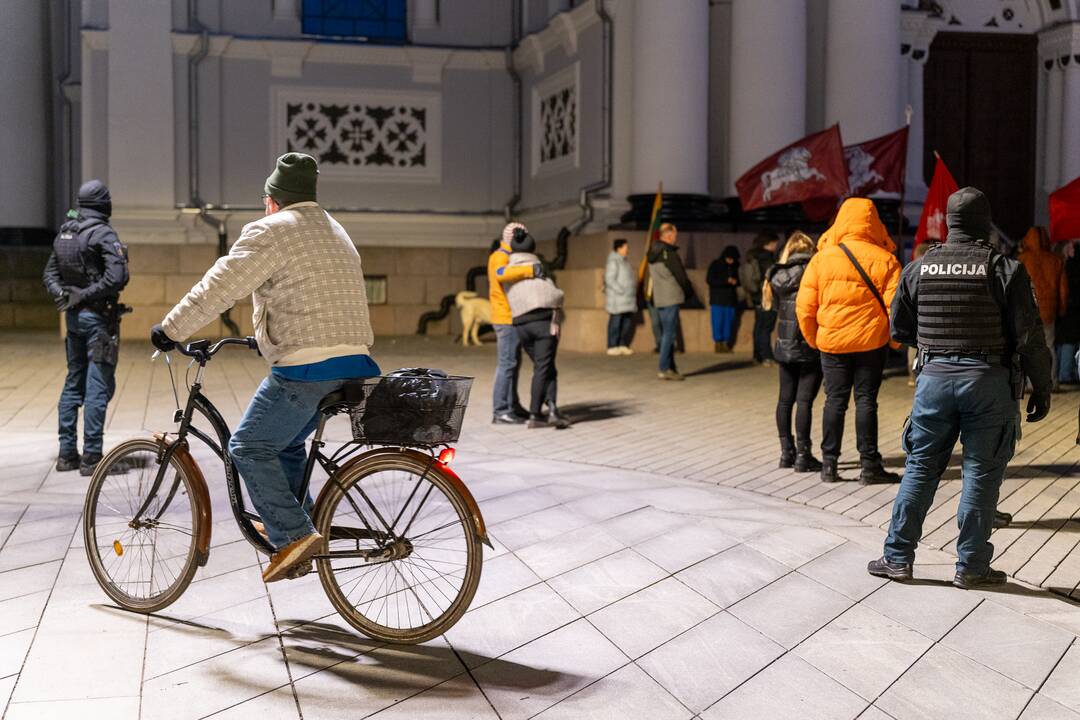 Vasario 16-osios eisena centrinėje Kauno dalyje