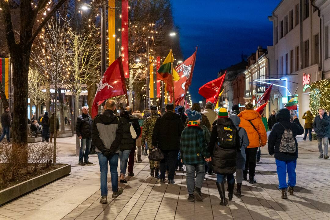 Vasario 16-osios eisena centrinėje Kauno dalyje