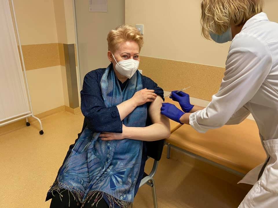 Nuo COVID-19 paskiepyta D. Grybauskaitė: skiepytis – moralinė pareiga 