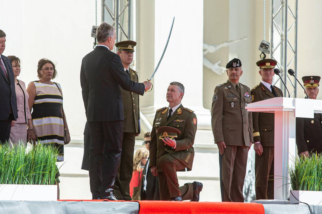 Naujo kariuomenės vado inauguracija