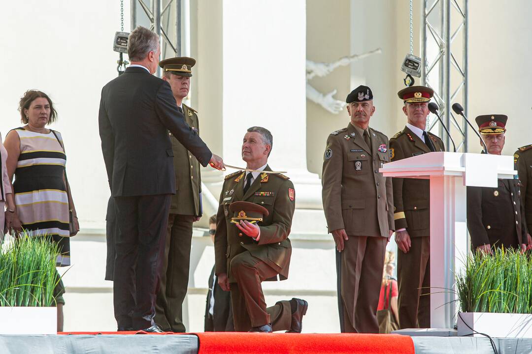 Naujo kariuomenės vado inauguracija