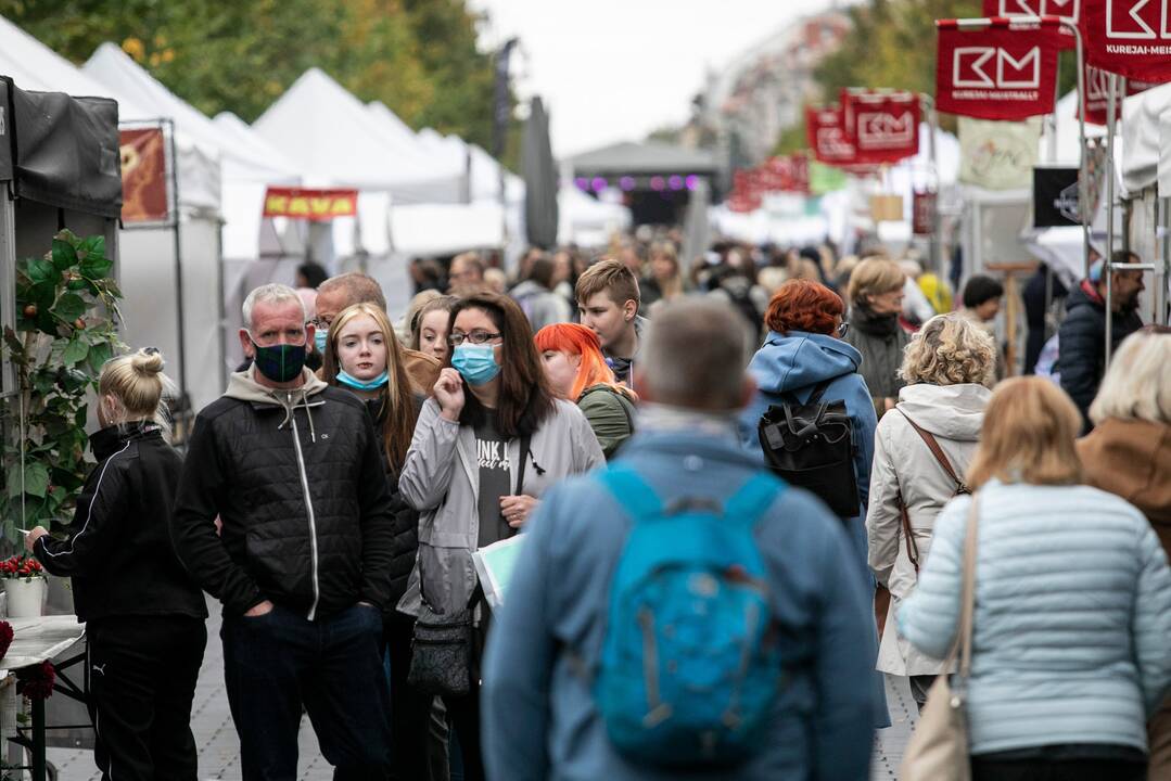 Lietuva įžengė į blogiausią iš keturių, „juodąją“, pandemijos spalvinę zoną. 